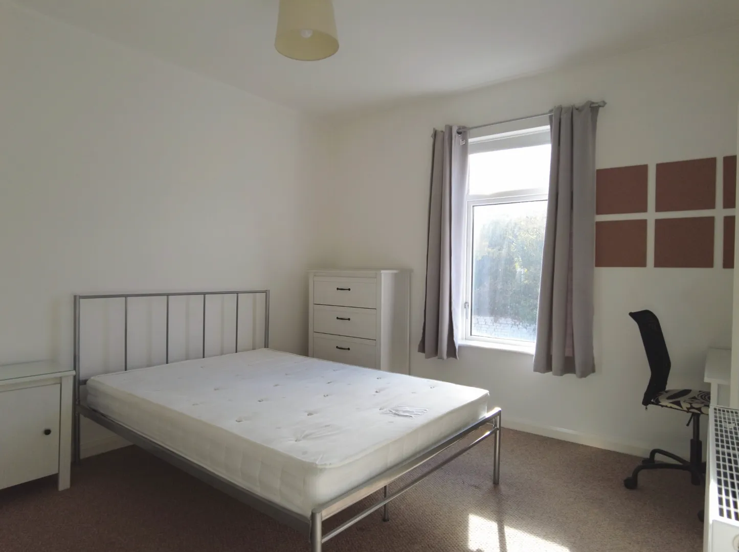 Spacious 3 Bed House // AUG 2026 - Image 18